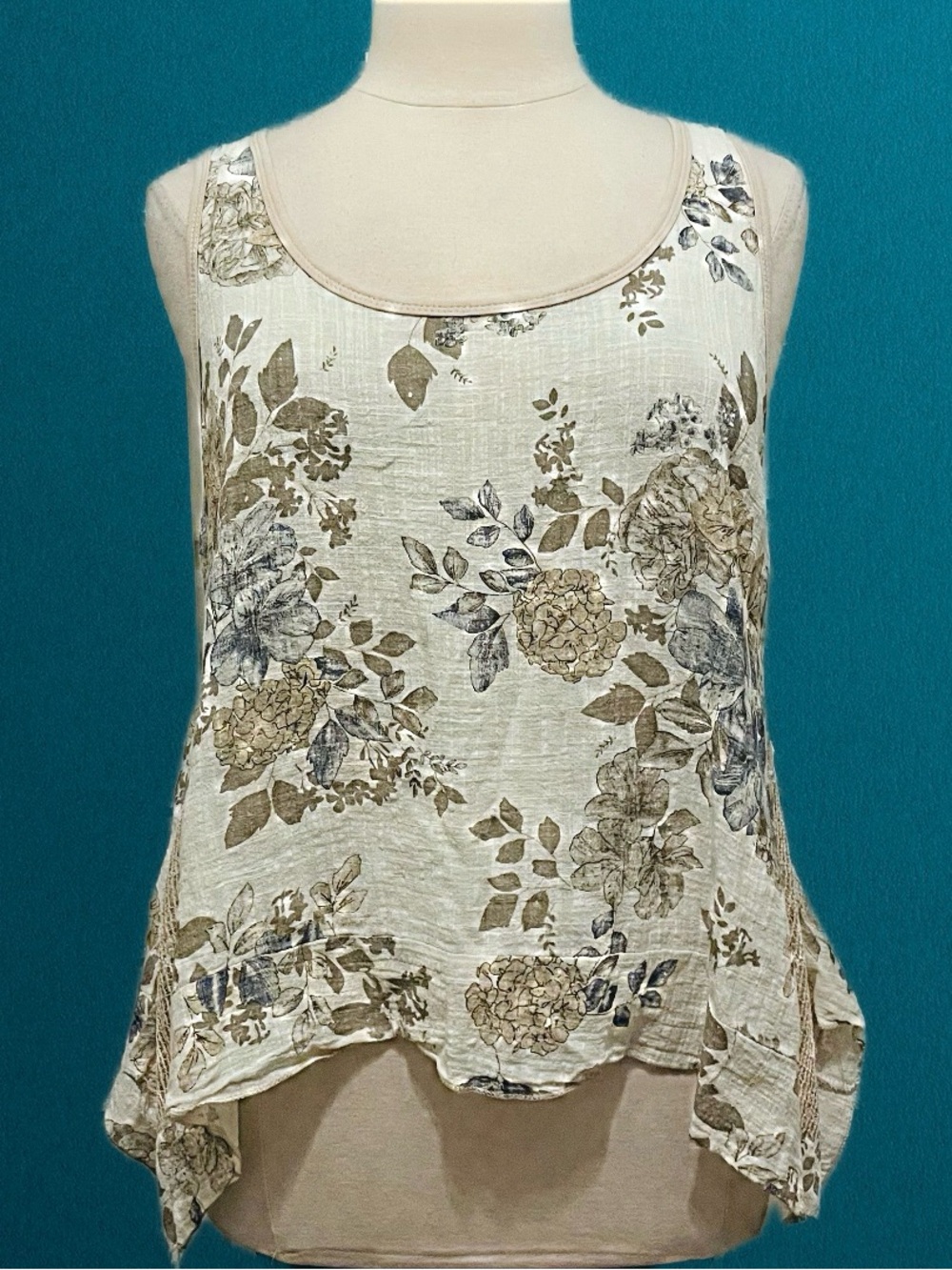 Radzoli Artsy Floral Linen Blend Top Sz L